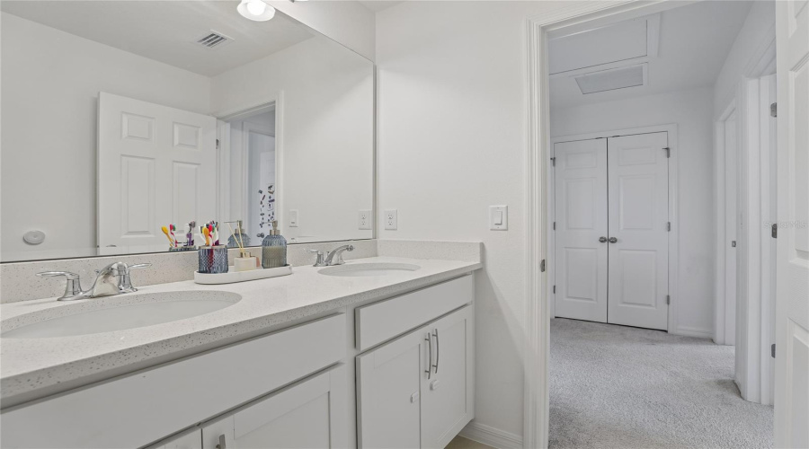 DAVENPORT, Florida 33837, 4 Bedrooms Bedrooms, ,2 BathroomsBathrooms,Residential,For Sale,SWAN SWIM,0,MFRS5153618