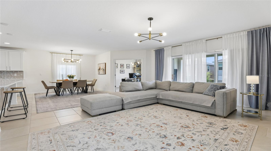 DAVENPORT, Florida 33837, 4 Bedrooms Bedrooms, ,2 BathroomsBathrooms,Residential,For Sale,SWAN SWIM,0,MFRS5153618