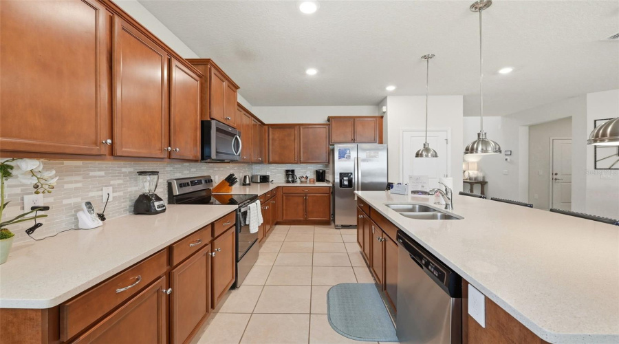 DAVENPORT, Florida 33897, 8 Bedrooms Bedrooms, ,6 BathroomsBathrooms,Residential,For Sale,LELANI,0,MFRO6423565