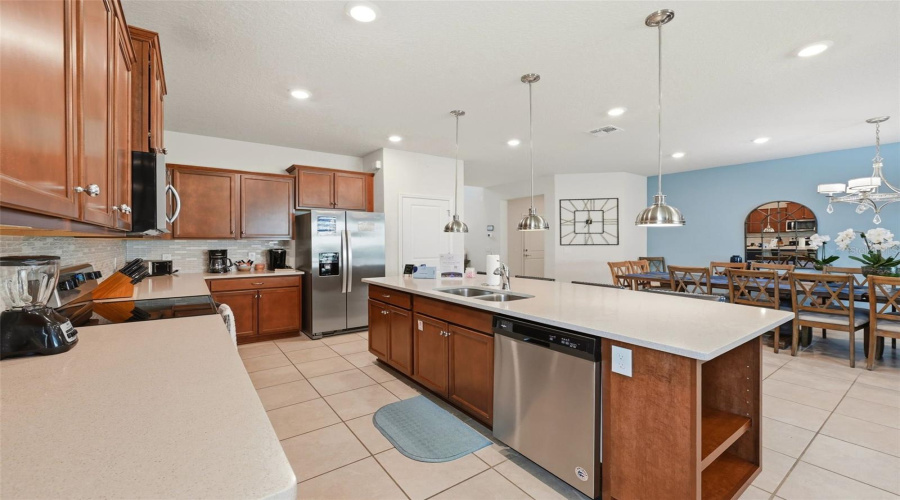 DAVENPORT, Florida 33897, 8 Bedrooms Bedrooms, ,6 BathroomsBathrooms,Residential,For Sale,LELANI,0,MFRO6423565