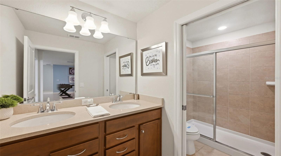 DAVENPORT, Florida 33897, 8 Bedrooms Bedrooms, ,6 BathroomsBathrooms,Residential,For Sale,LELANI,0,MFRO6423565
