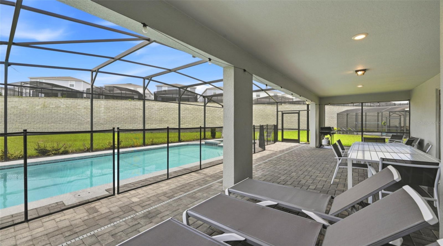DAVENPORT, Florida 33897, 8 Bedrooms Bedrooms, ,6 BathroomsBathrooms,Residential,For Sale,LELANI,0,MFRO6423565