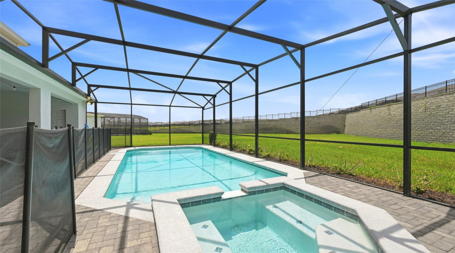 DAVENPORT, Florida 33897, 8 Bedrooms Bedrooms, ,6 BathroomsBathrooms,Residential,For Sale,LELANI,0,MFRO6423565
