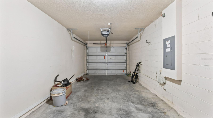 DAVENPORT, Florida 33896, 5 Bedrooms Bedrooms, ,4 BathroomsBathrooms,Residential,For Sale,SCRUB JAY,0,MFRP4939296