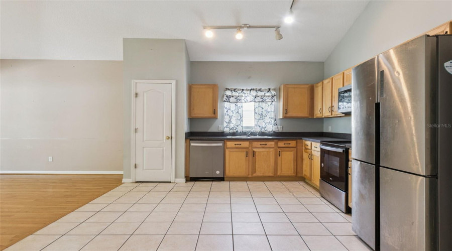 DAVENPORT, Florida 33896, 5 Bedrooms Bedrooms, ,4 BathroomsBathrooms,Residential,For Sale,SCRUB JAY,0,MFRP4939296