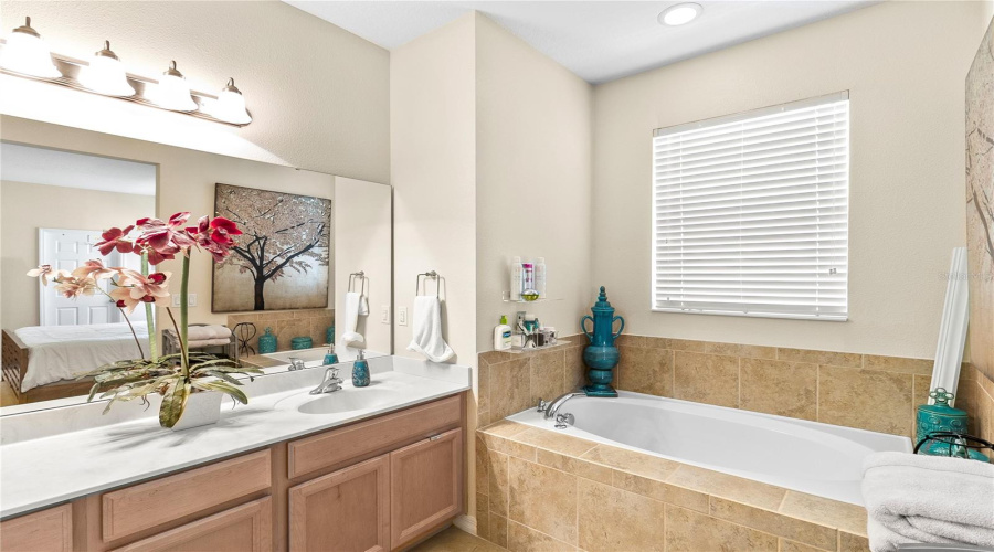 KISSIMMEE, Florida 34746, 5 Bedrooms Bedrooms, ,4 BathroomsBathrooms,Residential,For Sale,SANTOSH,0,MFRO6423779