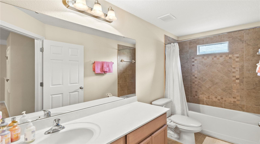 KISSIMMEE, Florida 34746, 5 Bedrooms Bedrooms, ,4 BathroomsBathrooms,Residential,For Sale,SANTOSH,0,MFRO6423779