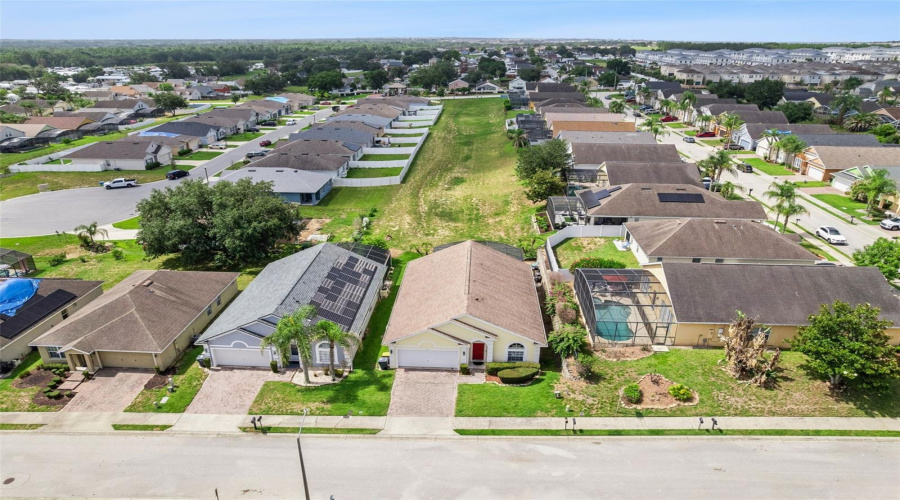 DAVENPORT, Florida 33837, 4 Bedrooms Bedrooms, ,3 BathroomsBathrooms,Residential,For Sale,VINE,0,MFRS5153667