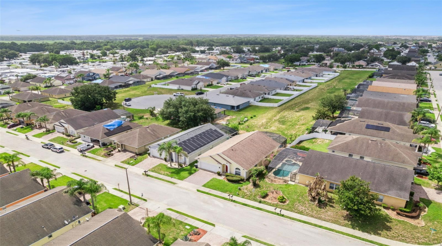 DAVENPORT, Florida 33837, 4 Bedrooms Bedrooms, ,3 BathroomsBathrooms,Residential,For Sale,VINE,0,MFRS5153667