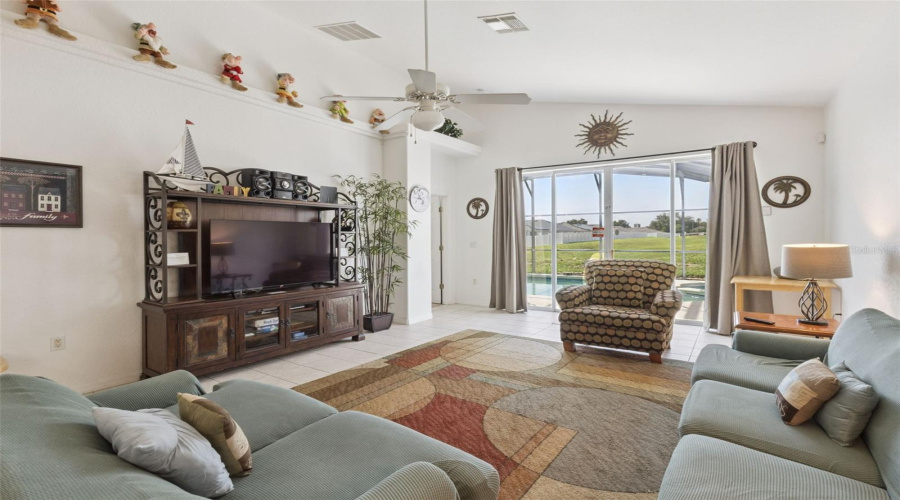 DAVENPORT, Florida 33837, 4 Bedrooms Bedrooms, ,3 BathroomsBathrooms,Residential,For Sale,VINE,0,MFRS5153667