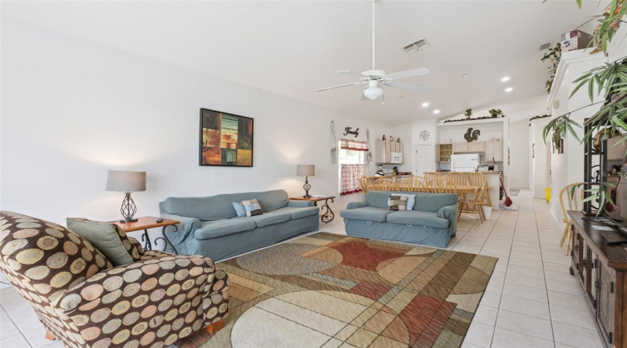 DAVENPORT, Florida 33837, 4 Bedrooms Bedrooms, ,3 BathroomsBathrooms,Residential,For Sale,VINE,0,MFRS5153667
