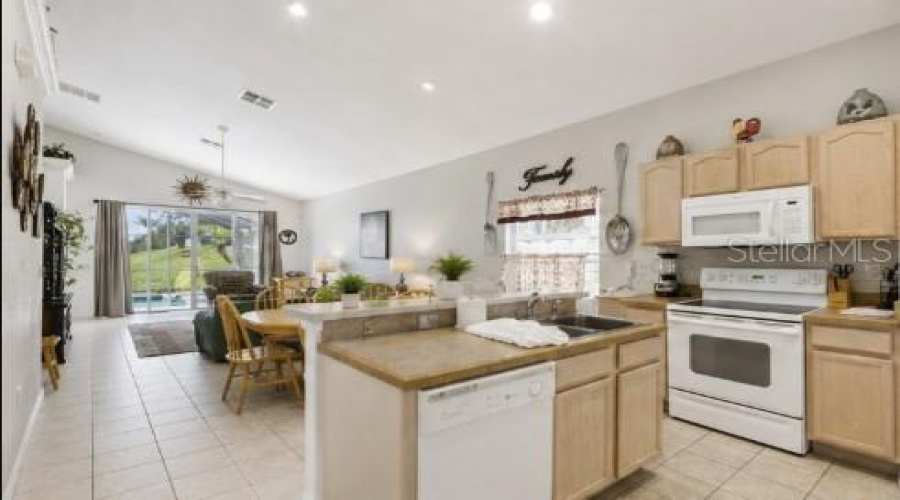 DAVENPORT, Florida 33837, 4 Bedrooms Bedrooms, ,3 BathroomsBathrooms,Residential,For Sale,VINE,0,MFRS5153667