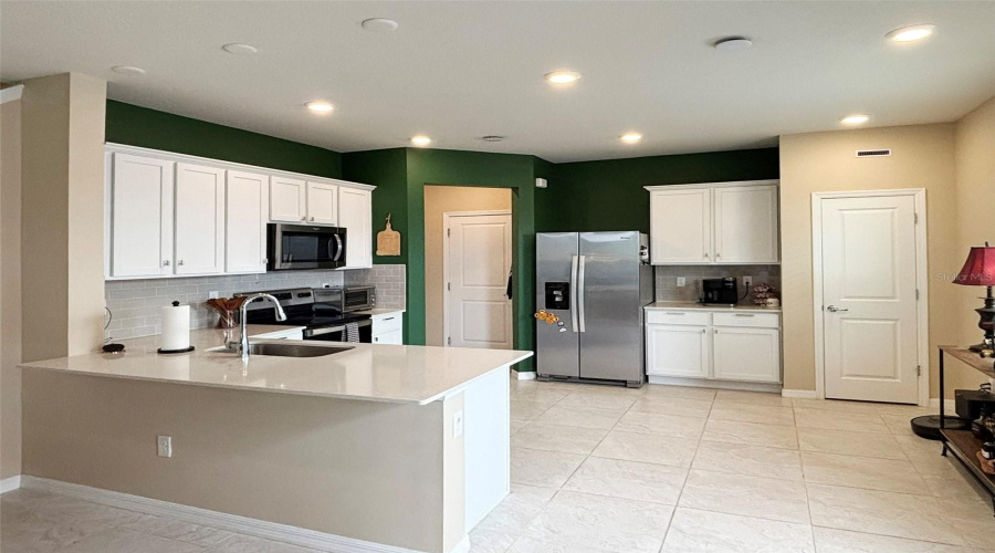 KISSIMMEE, Florida 34746, 3 Bedrooms Bedrooms, ,2 BathroomsBathrooms,Residential,For Sale,SPARKLING SHELL AVE,0,MFRS5153606