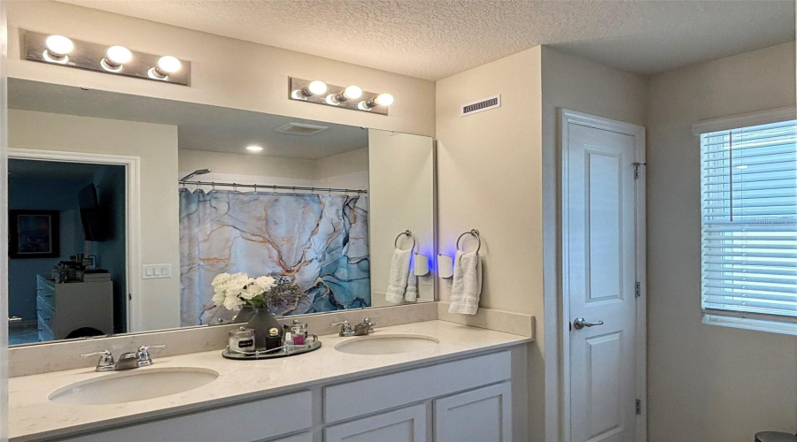 KISSIMMEE, Florida 34746, 3 Bedrooms Bedrooms, ,2 BathroomsBathrooms,Residential,For Sale,SPARKLING SHELL AVE,0,MFRS5153606