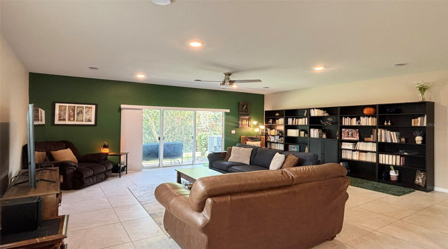 KISSIMMEE, Florida 34746, 3 Bedrooms Bedrooms, ,2 BathroomsBathrooms,Residential,For Sale,SPARKLING SHELL AVE,0,MFRS5153606