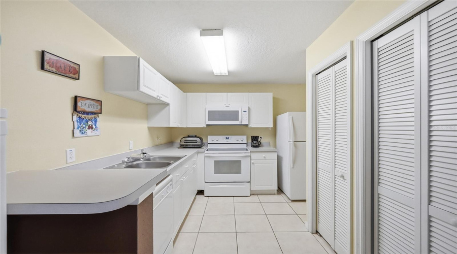 KISSIMMEE, Florida 34746, 3 Bedrooms Bedrooms, ,2 BathroomsBathrooms,Residential,For Sale,CLUB CORTILE,0,MFRO6417178