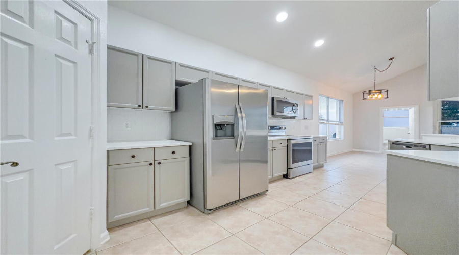 KISSIMMEE, Florida 34747, 6 Bedrooms Bedrooms, ,3 BathroomsBathrooms,Residential,For Sale,FAN PALM,0,MFRO6424807