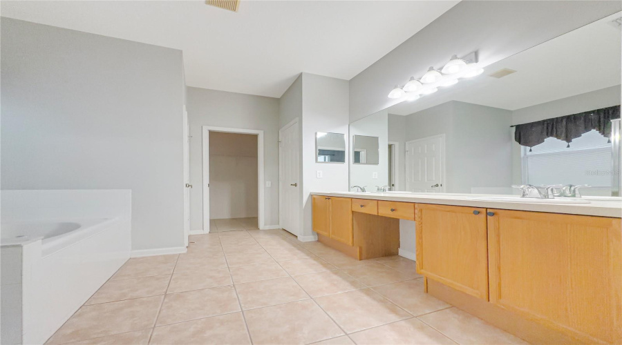 KISSIMMEE, Florida 34747, 6 Bedrooms Bedrooms, ,3 BathroomsBathrooms,Residential,For Sale,FAN PALM,0,MFRO6424807