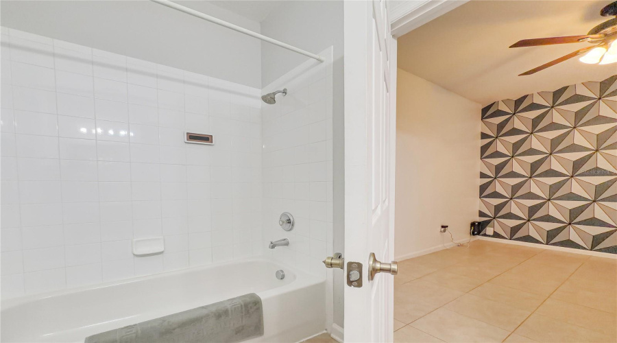 KISSIMMEE, Florida 34747, 6 Bedrooms Bedrooms, ,3 BathroomsBathrooms,Residential,For Sale,FAN PALM,0,MFRO6424807
