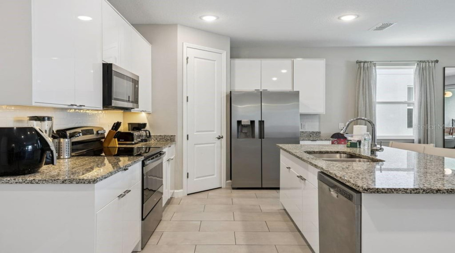 KISSIMMEE, Florida 34747, 5 Bedrooms Bedrooms, ,4 BathroomsBathrooms,Residential,For Sale,FORMOSA VALLEY,0,MFRO6421562