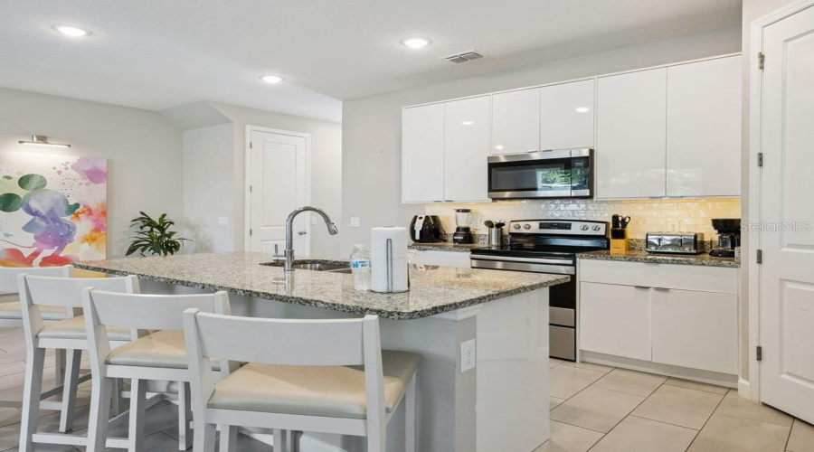 KISSIMMEE, Florida 34747, 5 Bedrooms Bedrooms, ,4 BathroomsBathrooms,Residential,For Sale,FORMOSA VALLEY,0,MFRO6421562