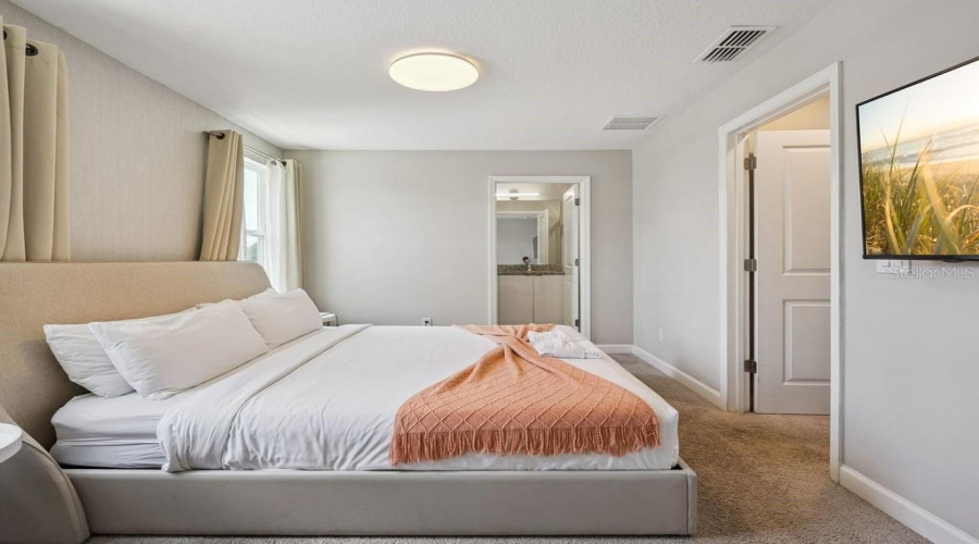 KISSIMMEE, Florida 34747, 5 Bedrooms Bedrooms, ,4 BathroomsBathrooms,Residential,For Sale,FORMOSA VALLEY,0,MFRO6421562