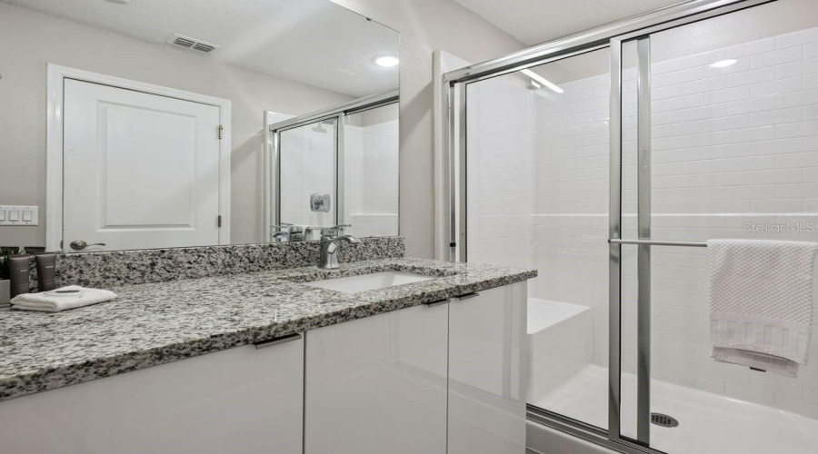 KISSIMMEE, Florida 34747, 5 Bedrooms Bedrooms, ,4 BathroomsBathrooms,Residential,For Sale,FORMOSA VALLEY,0,MFRO6421562