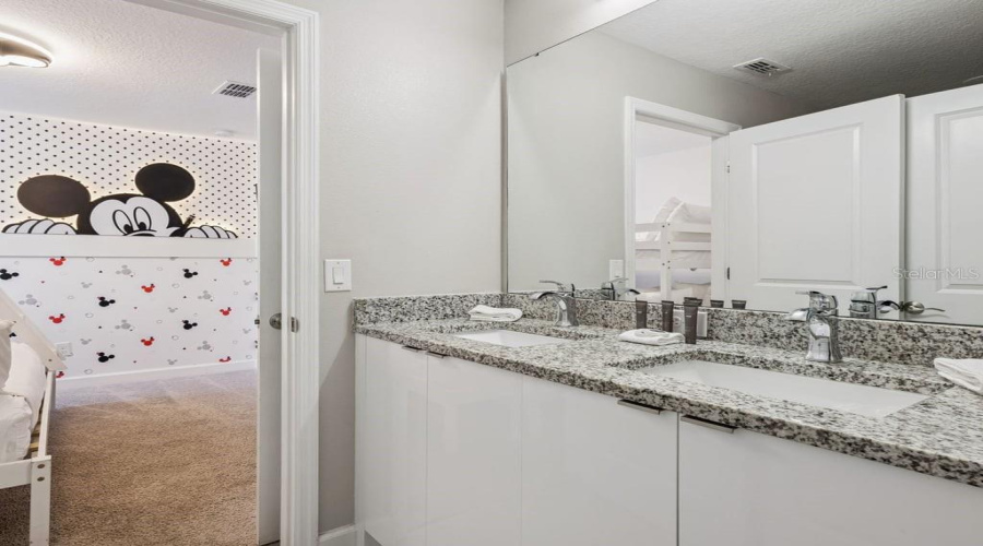 KISSIMMEE, Florida 34747, 5 Bedrooms Bedrooms, ,4 BathroomsBathrooms,Residential,For Sale,FORMOSA VALLEY,0,MFRO6421562