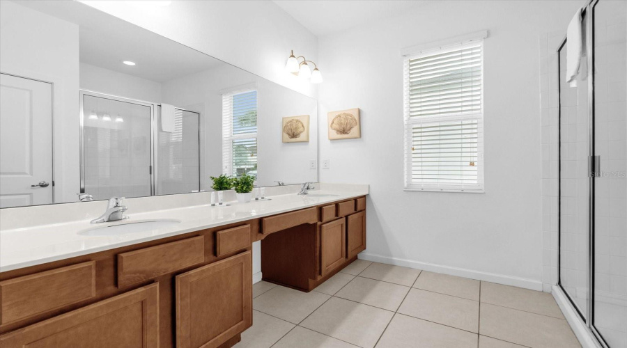 KISSIMMEE, Florida 34746, 6 Bedrooms Bedrooms, ,4 BathroomsBathrooms,Residential,For Sale,MONADO,0,MFRO6263041
