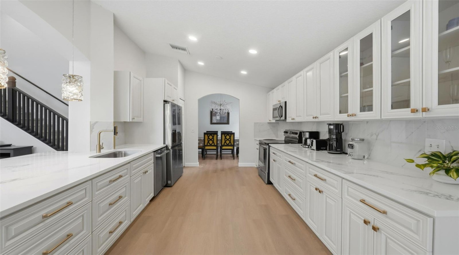 KISSIMMEE, Florida 34746, 5 Bedrooms Bedrooms, ,3 BathroomsBathrooms,Residential,For Sale,SEASONS,0,MFRO6357414