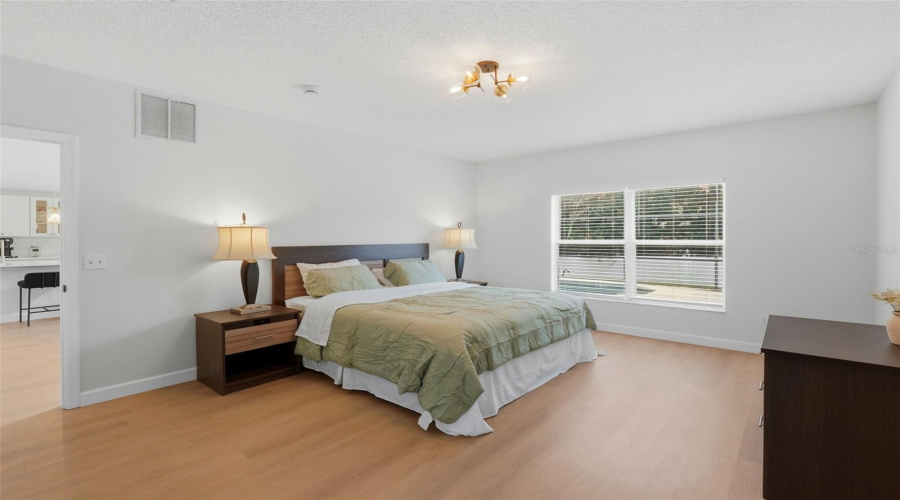 KISSIMMEE, Florida 34746, 5 Bedrooms Bedrooms, ,3 BathroomsBathrooms,Residential,For Sale,SEASONS,0,MFRO6357414