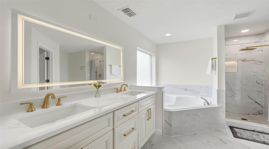 KISSIMMEE, Florida 34746, 5 Bedrooms Bedrooms, ,3 BathroomsBathrooms,Residential,For Sale,SEASONS,0,MFRO6357414