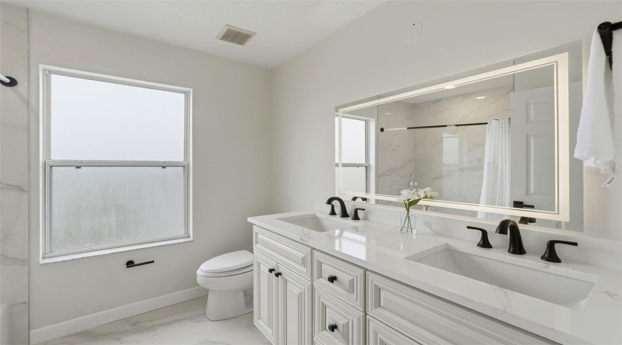 KISSIMMEE, Florida 34746, 5 Bedrooms Bedrooms, ,3 BathroomsBathrooms,Residential,For Sale,SEASONS,0,MFRO6357414