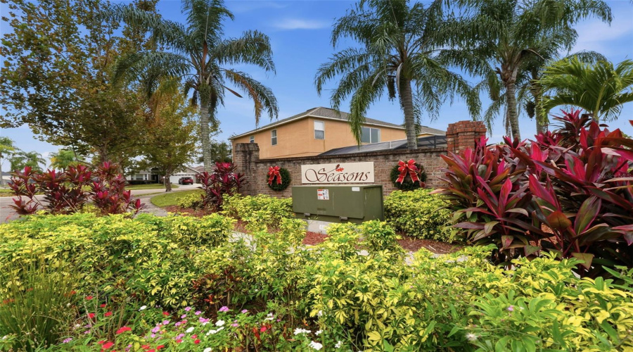 KISSIMMEE, Florida 34746, 5 Bedrooms Bedrooms, ,3 BathroomsBathrooms,Residential,For Sale,SEASONS,0,MFRO6357414