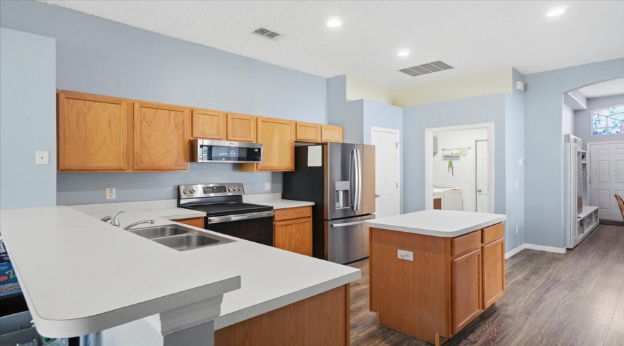 DAVENPORT, Florida 33897, 3 Bedrooms Bedrooms, ,2 BathroomsBathrooms,Residential,For Sale,SOMERSET,0,MFRP4939303