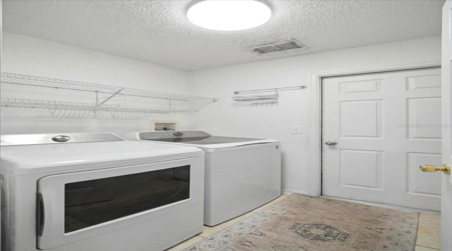 DAVENPORT, Florida 33897, 3 Bedrooms Bedrooms, ,2 BathroomsBathrooms,Residential,For Sale,SOMERSET,0,MFRP4939303
