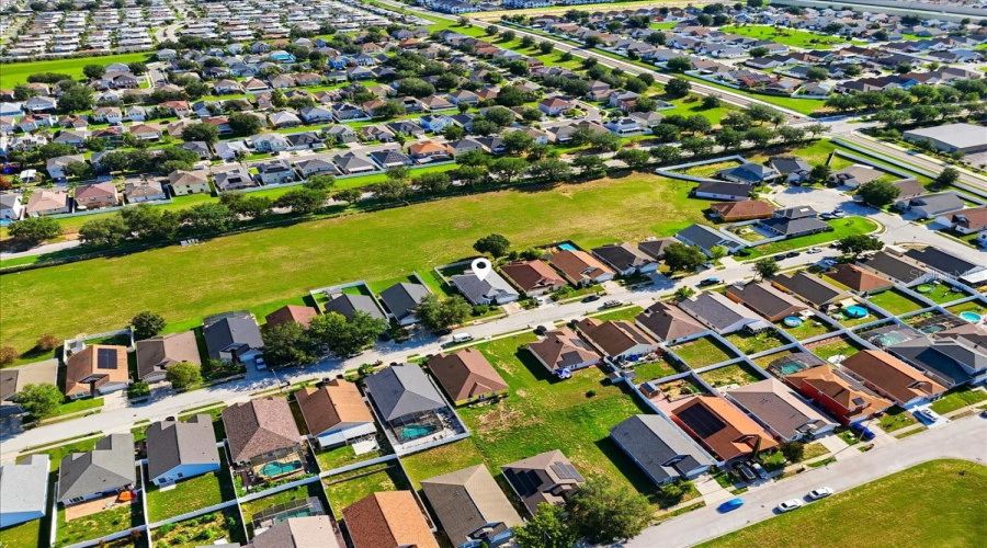 DAVENPORT, Florida 33897, 3 Bedrooms Bedrooms, ,2 BathroomsBathrooms,Residential,For Sale,SOMERSET,0,MFRP4939303
