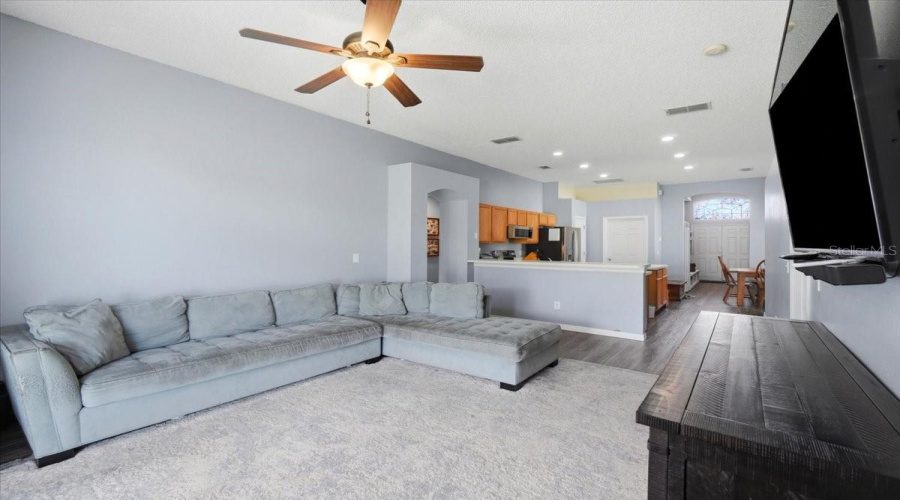 DAVENPORT, Florida 33897, 3 Bedrooms Bedrooms, ,2 BathroomsBathrooms,Residential,For Sale,SOMERSET,0,MFRP4939303