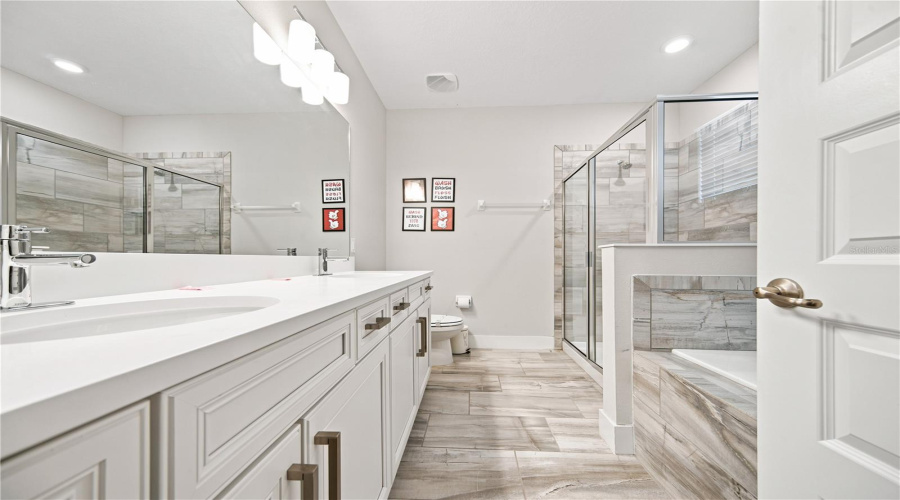 KISSIMMEE, Florida 34747, 9 Bedrooms Bedrooms, ,8 BathroomsBathrooms,Residential,For Sale,AUBURN,0,MFRO6424719