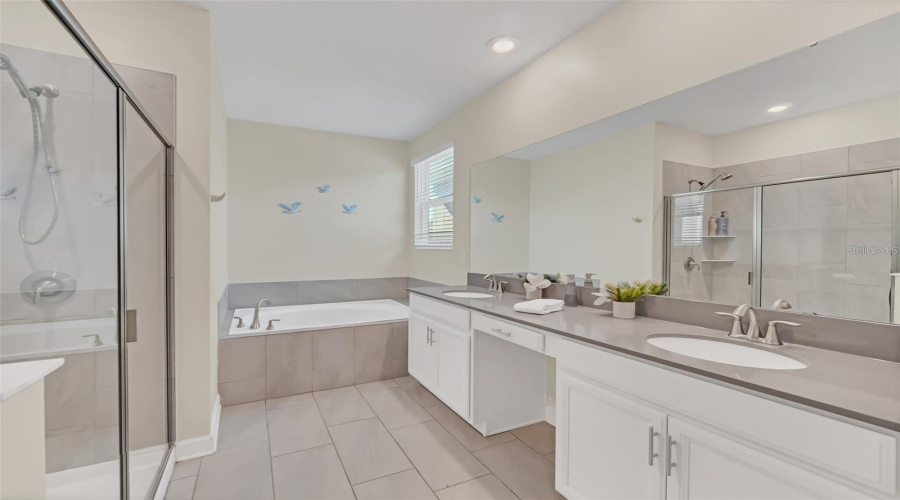 KISSIMMEE, Florida 34746, 6 Bedrooms Bedrooms, ,5 BathroomsBathrooms,Residential,For Sale,BOOKMARK,0,MFRO6424671