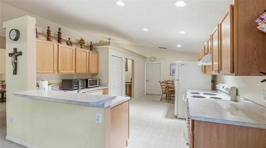 DAVENPORT, Florida 33897, 4 Bedrooms Bedrooms, ,2 BathroomsBathrooms,Residential,For Sale,BELLMONT,0,MFRO6422101