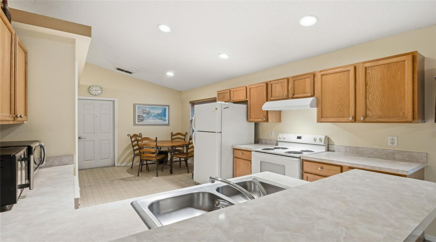 DAVENPORT, Florida 33897, 4 Bedrooms Bedrooms, ,2 BathroomsBathrooms,Residential,For Sale,BELLMONT,0,MFRO6422101