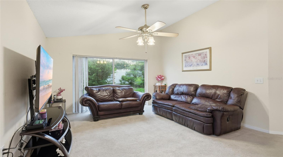 DAVENPORT, Florida 33897, 4 Bedrooms Bedrooms, ,2 BathroomsBathrooms,Residential,For Sale,BELLMONT,0,MFRO6422101
