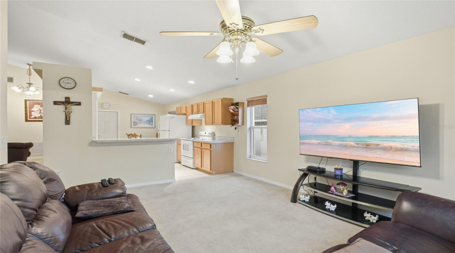 DAVENPORT, Florida 33897, 4 Bedrooms Bedrooms, ,2 BathroomsBathrooms,Residential,For Sale,BELLMONT,0,MFRO6422101