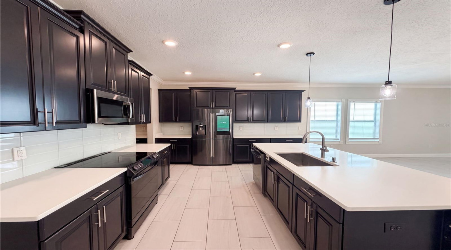DAVENPORT, Florida 33896, 6 Bedrooms Bedrooms, ,3 BathroomsBathrooms,Residential,For Sale,PRO SHOP,0,MFRO6425291