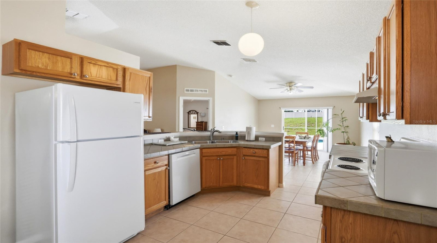 DAVENPORT, Florida 33897, 3 Bedrooms Bedrooms, ,2 BathroomsBathrooms,Residential,For Sale,KESWICK,0,MFRO6423821