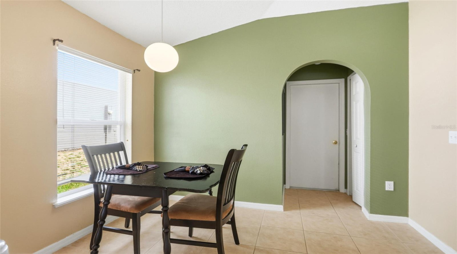 eat in kitchen space
