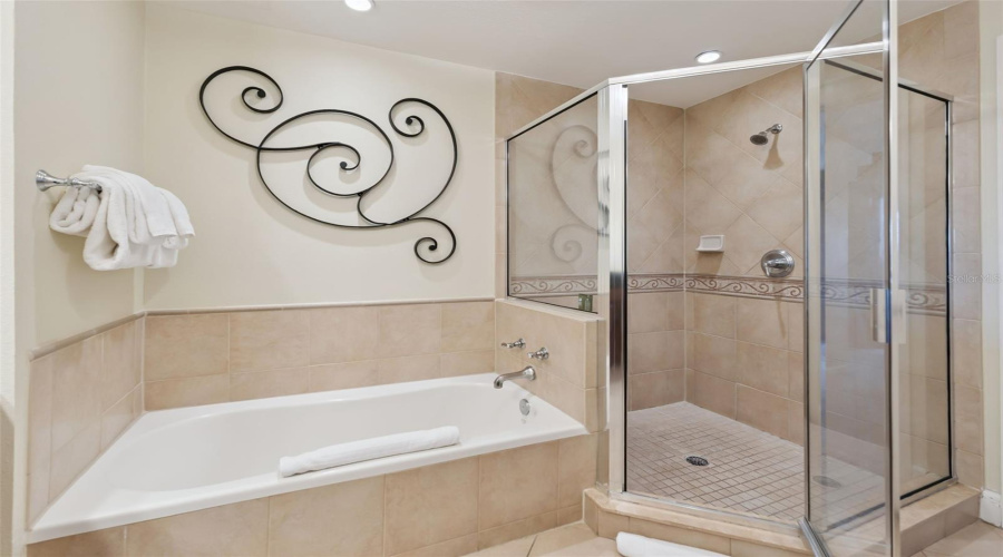 KISSIMMEE, Florida 34747, 3 Bedrooms Bedrooms, ,3 BathroomsBathrooms,Residential,For Sale,CENTRE COURT RIDGE,0,MFRS5153768