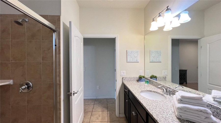 KISSIMMEE, Florida 34747, 9 Bedrooms Bedrooms, ,6 BathroomsBathrooms,Residential,For Sale,NICE,0,MFRS5153553