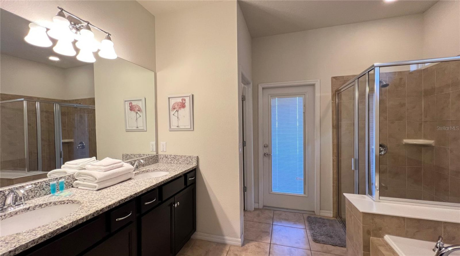 KISSIMMEE, Florida 34747, 9 Bedrooms Bedrooms, ,6 BathroomsBathrooms,Residential,For Sale,NICE,0,MFRS5153553
